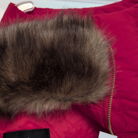NWT Talbots Faux Fur Collar Down Puffer Vest - Red - XL - Picture 4 of 7